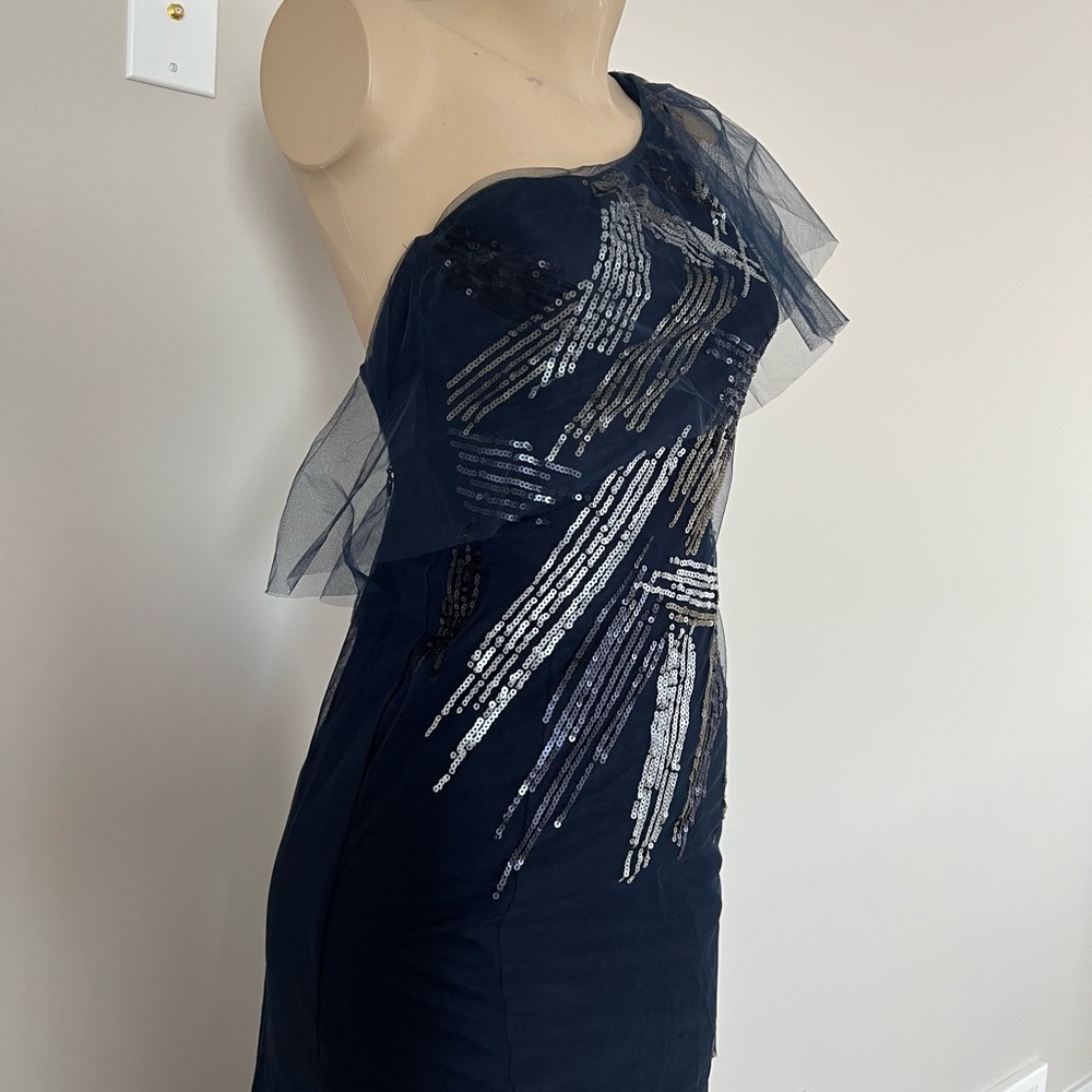 BCBGMAXAZRIA “Malia” Tulle Sequin Gown
Size: 0 | Color: Navy Blue - Picture 9 of 10